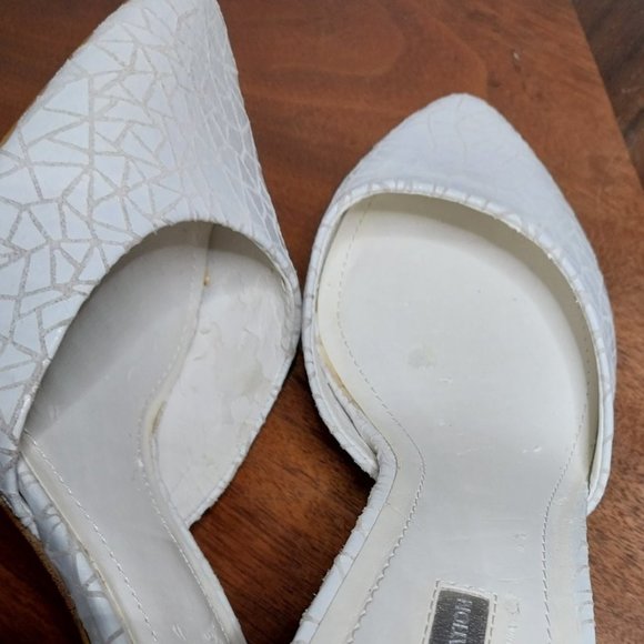 BCBG Generation Size 9 White Heels - Picture 3 of 9